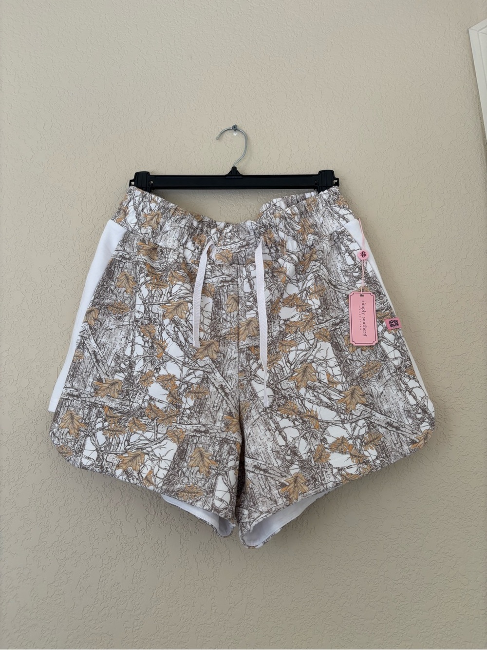 Simply Southern camouflage shorts with drawstring waist, size L - NWT